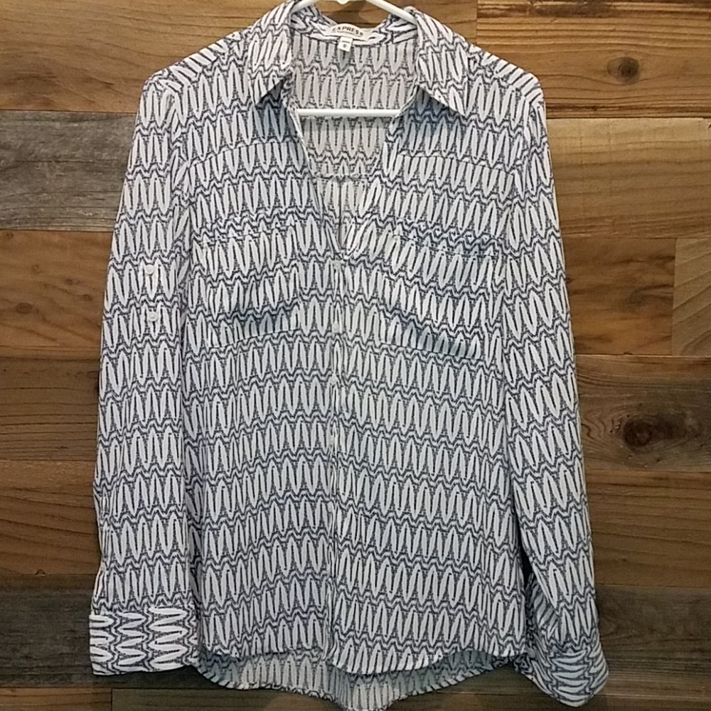Express, flowy button down